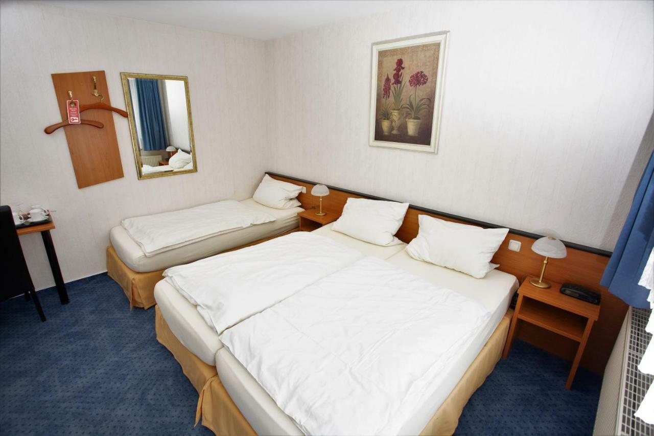 Gaestehaus Am Vogelsang Kerpen  Bagian luar foto