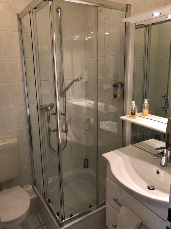 Gaestehaus Am Vogelsang Kerpen  Bagian luar foto